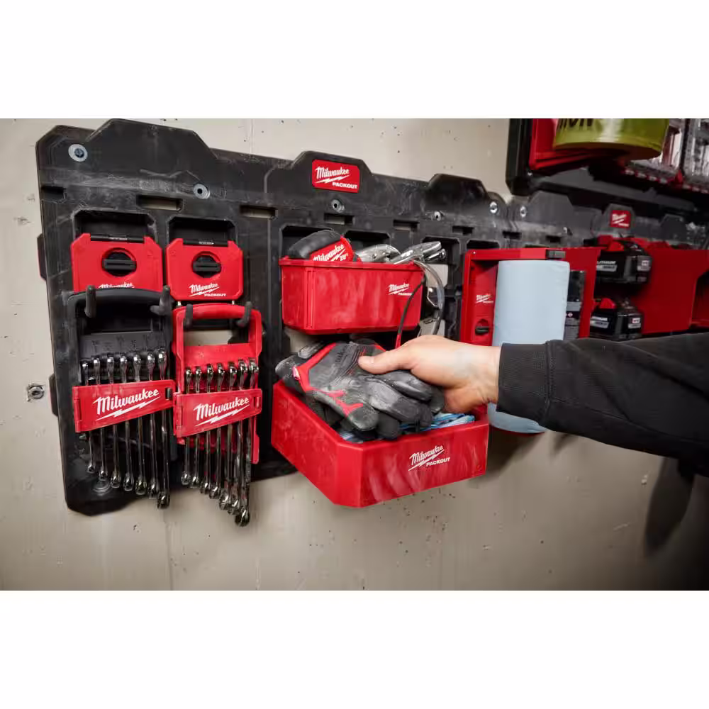 Milwaukee Packout Compact Shelf with Packout Compact Wall Plate