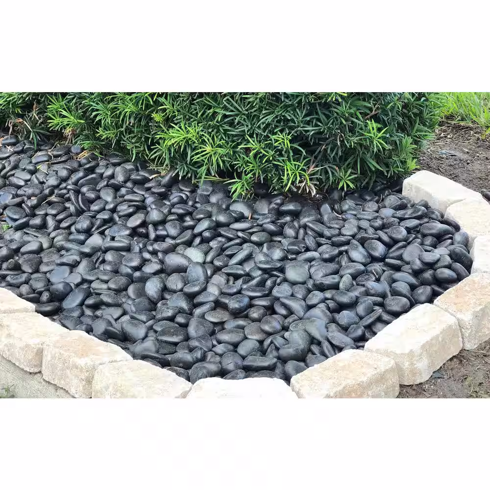 Rain Forest 0.5 in. to 1.5 in., 2200 lb. Small Black Grade A Polished Pebbles Super Sack